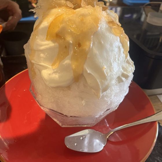 生クリームと自家製ソースのかき氷